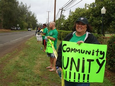 Sign-waving at 2008 beach access protest